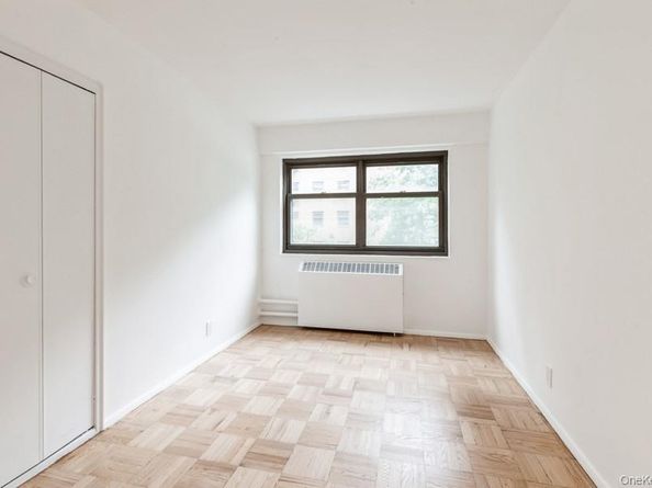 21-55 34th Ave 3C, Astoria NY 11106