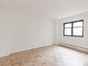 21-55 34th Ave 3C, Astoria NY 11106