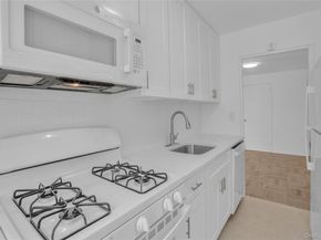 21-55 34th Ave 3C, Astoria NY 11106