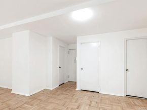 21-55 34th Ave 3C, Astoria NY 11106