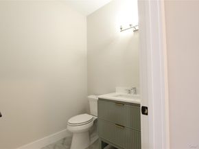 5 Colonels Path, Manorville NY 11949