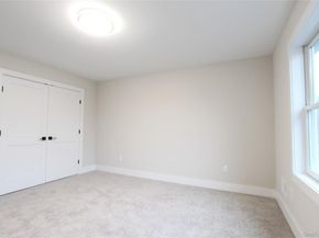 5 Colonels Path, Manorville NY 11949