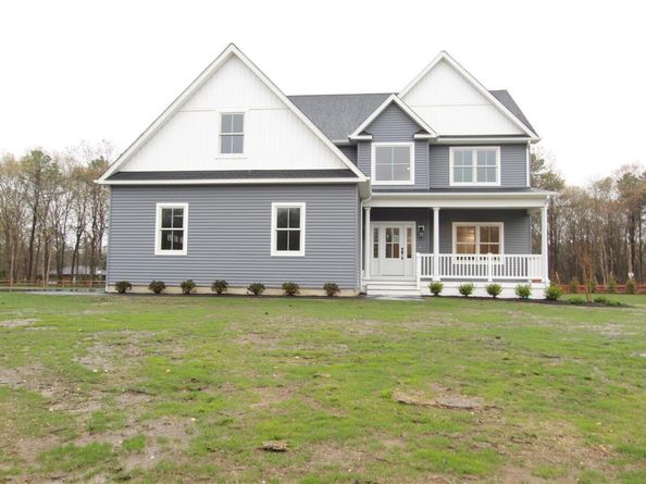 5 Colonels Path, Manorville NY 11949