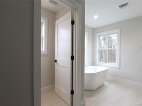 5 Colonels Path, Manorville NY 11949