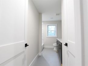 5 Colonels Path, Manorville NY 11949