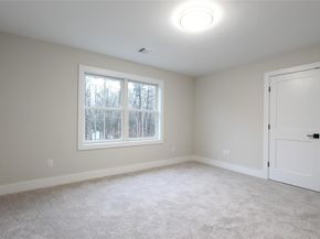 5 Colonels Path, Manorville NY 11949