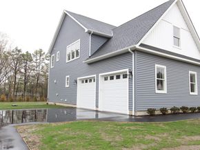 5 Colonels Path, Manorville NY 11949