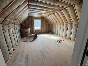 5 Colonels Path, Manorville NY 11949