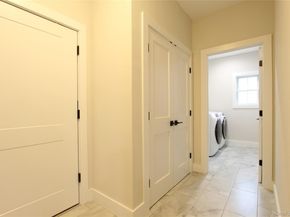 5 Colonels Path, Manorville NY 11949