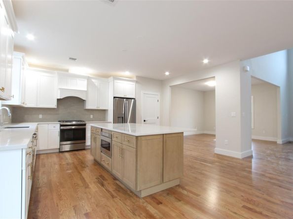 5 Colonels Path, Manorville NY 11949