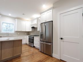 5 Colonels Path, Manorville NY 11949