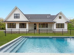 33 Lagoon Court, South Jamesport NY 11901