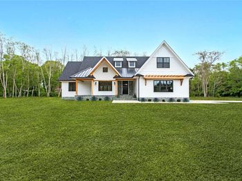 33 Lagoon Court