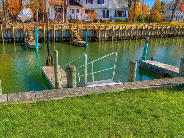 33 Lagoon Court, South Jamesport NY 11901