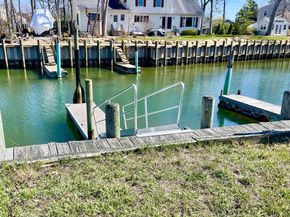 33 Lagoon Court, Jamesport NY 11901