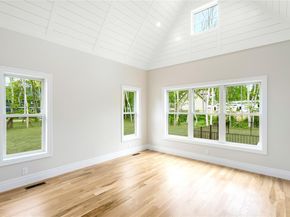 33 Lagoon Court, Jamesport NY 11901