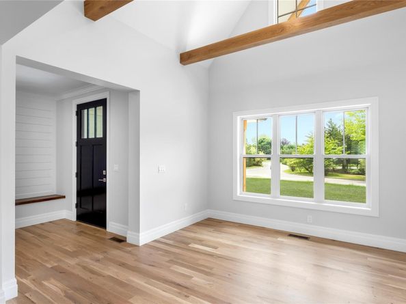 33 Lagoon Court, Jamesport NY 11901