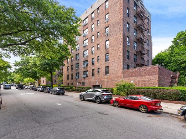 83-25 98 Street 3T, Woodhaven NY 11421