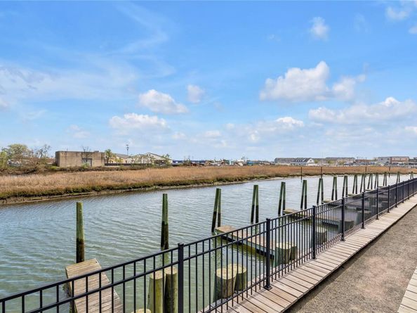 322 Marina Pointe, East Rockaway NY 11518