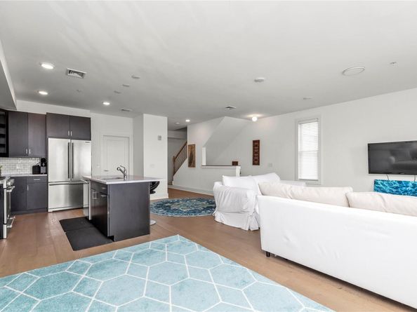 322 Marina Pointe, East Rockaway NY 11518
