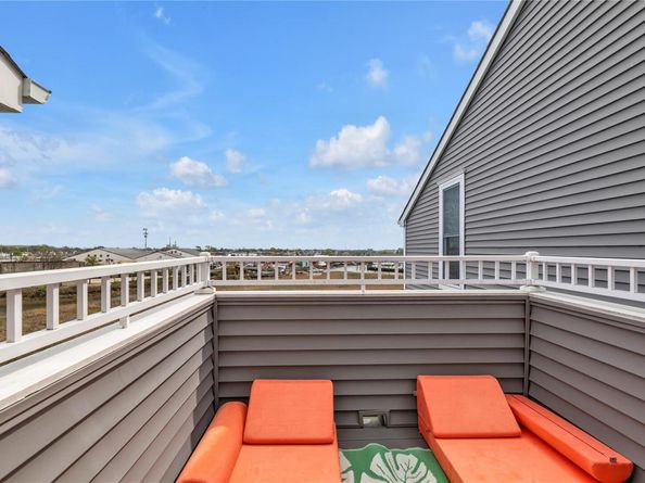 322 Marina Pointe, East Rockaway NY 11518