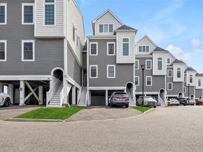 322 Marina Pointe, East Rockaway NY 11518