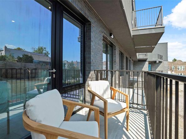 21-31 Shore Boulevard 2D, Astoria NY 11105