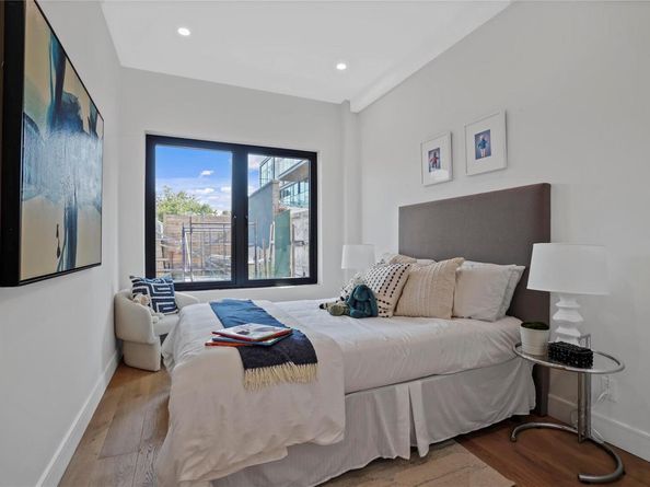 21-31 Shore Boulevard 2D, Astoria NY 11105