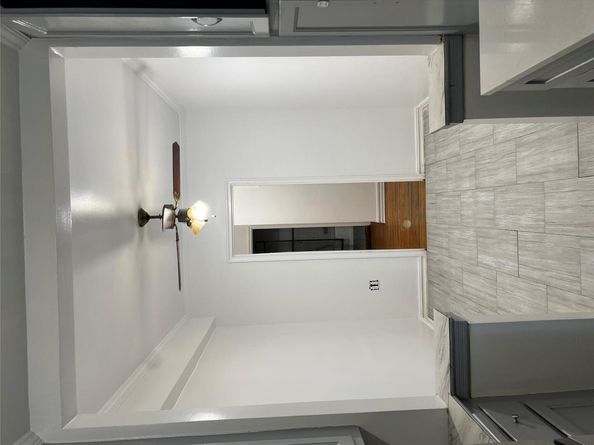 35-35 75th Street       Apartment 127 Street 127, Jackson Heights NY 11372