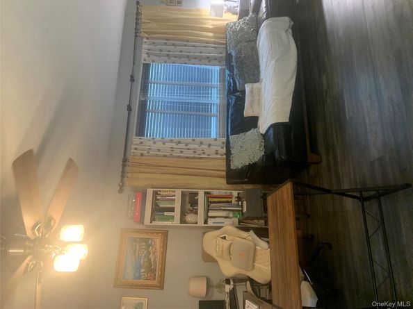 615 Broadway 81, Amityville NY 11701