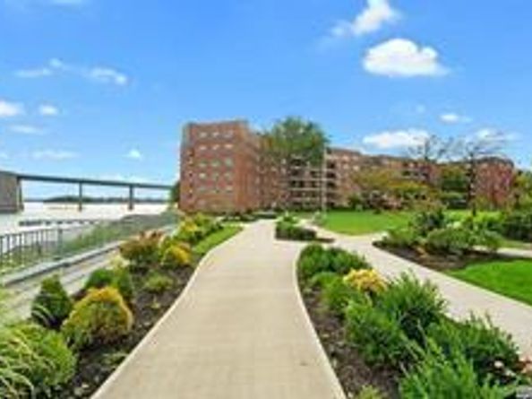 162-41 Powells Cove Boulevard 1E, Beechhurst NY 11357