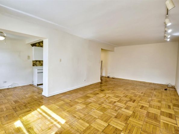 162-41 Powells Cove Boulevard 1E, Beechhurst NY 11357