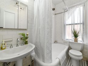 31 Pondfield Road W 63, Bronxville NY 10708