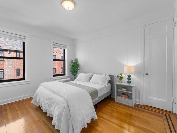 31 Pondfield Road W 63, Bronxville NY 10708