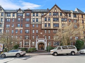 31 Pondfield Road W 63, Bronxville NY 10708
