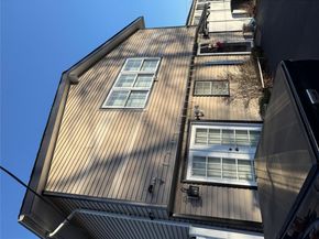17 Hampton Road, Shirley NY 11967