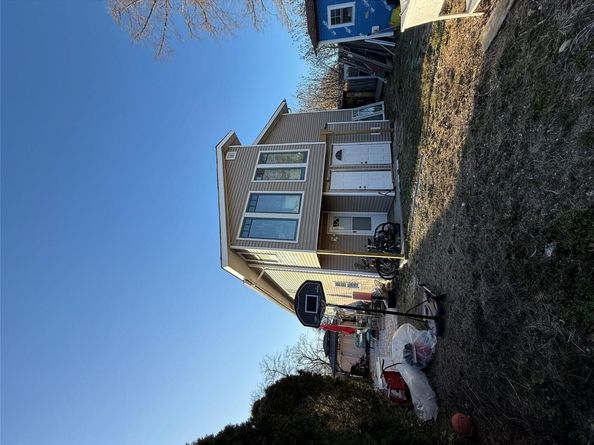 17 Hampton Road, Shirley NY 11967