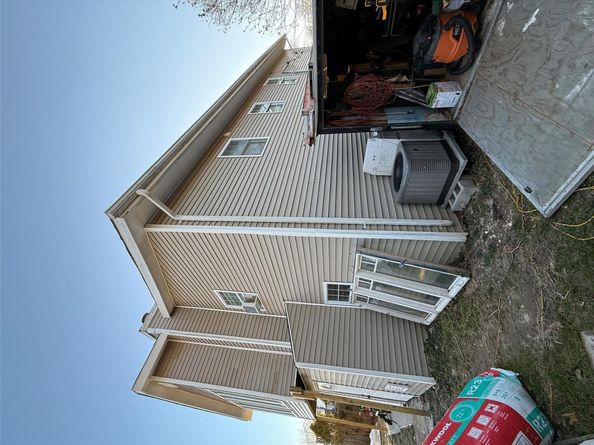 17 Hampton Road, Shirley NY 11967
