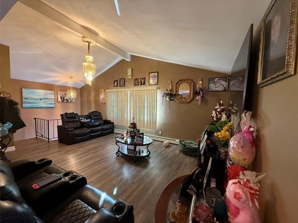 17 Hampton Road, Shirley NY 11967
