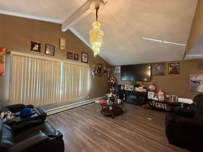 17 Hampton Road, Shirley NY 11967