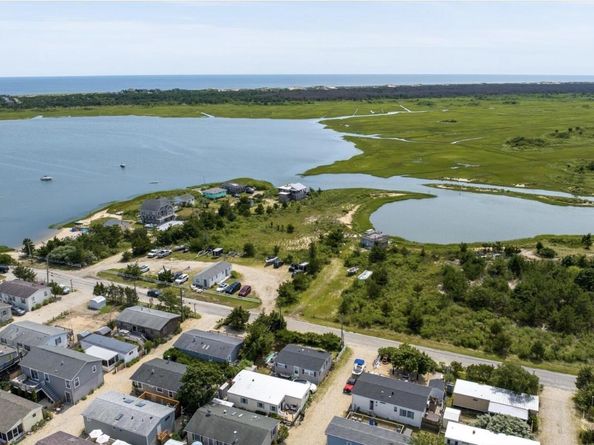 53 Crassen Boulevard 5, Amagansett NY 11930