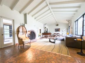 658 NE 73rd St, Miami FL 33138