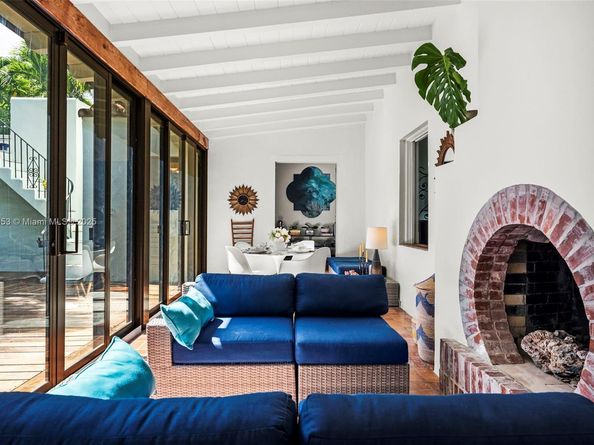 658 NE 73rd St, Miami FL 33138