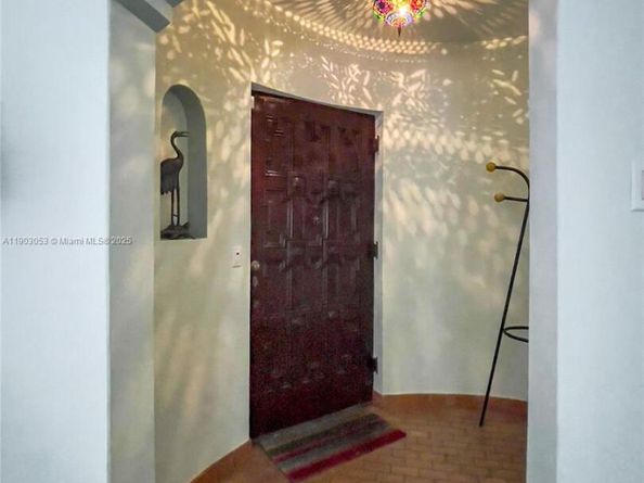 658 NE 73rd St, Miami FL 33138