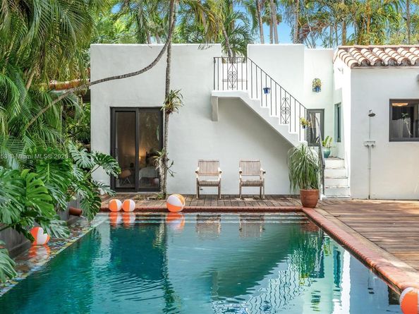 658 NE 73rd St, Miami FL 33138