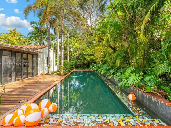 658 NE 73rd St, Miami FL 33138