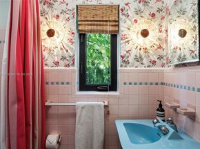 658 NE 73rd St, Miami FL 33138