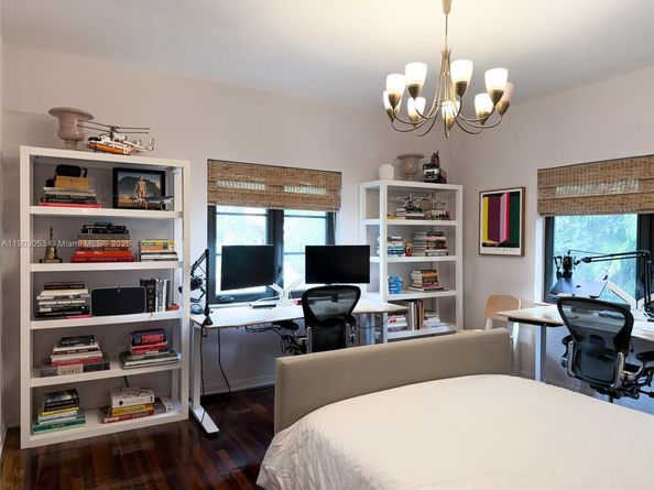 658 NE 73rd St, Miami FL 33138