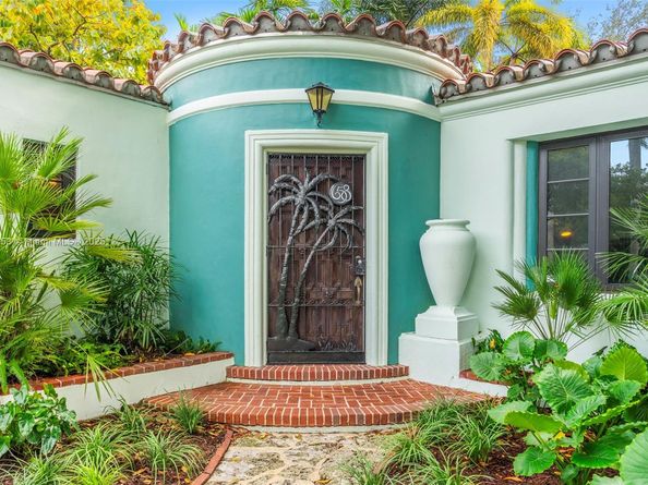 658 NE 73rd St, Miami FL 33138