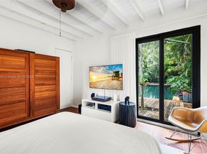 658 NE 73rd St, Miami FL 33138